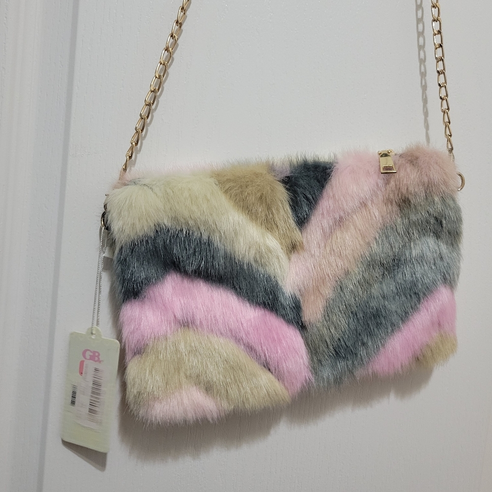 Very Pretty Purse - Picture 2 of 4